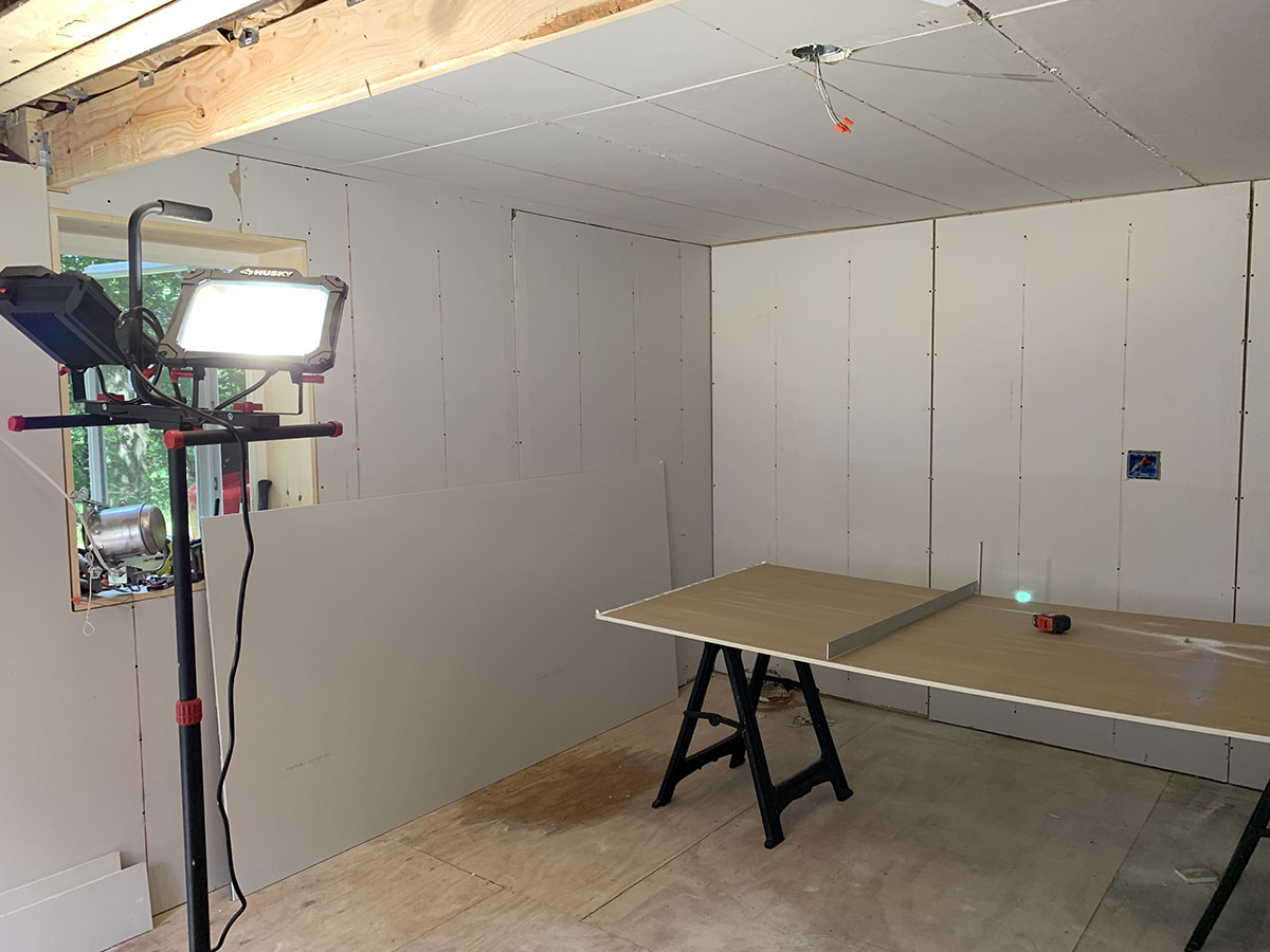 Sheetrocking the Ceiling